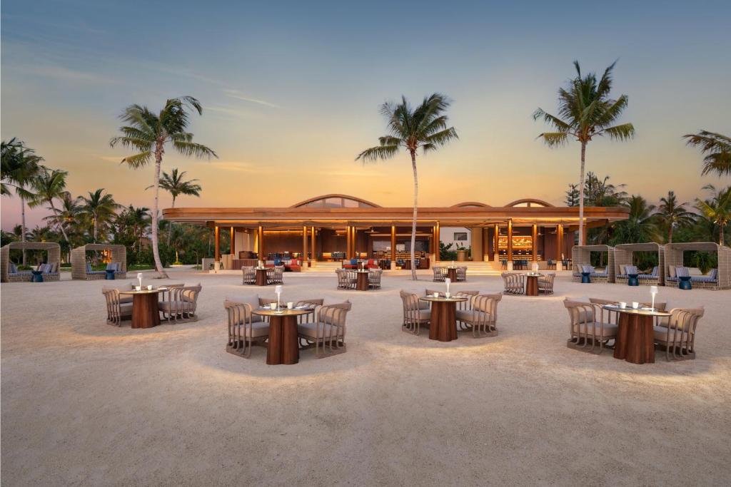 Centara Grand Lagoon Maldives 6