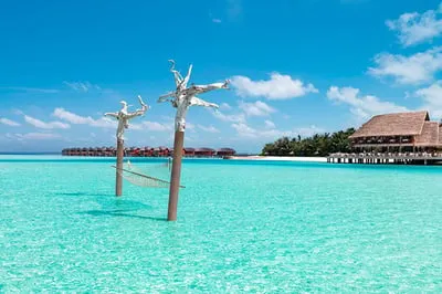 Anantara Dhigu lagoon and sea