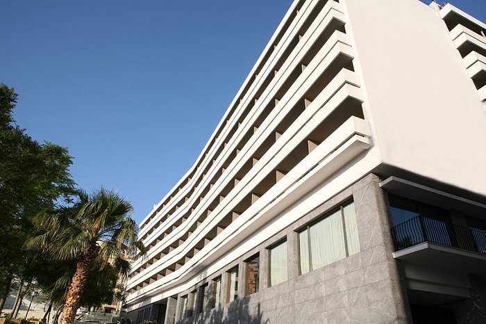 Rooftop pool at Aquila Atlantis