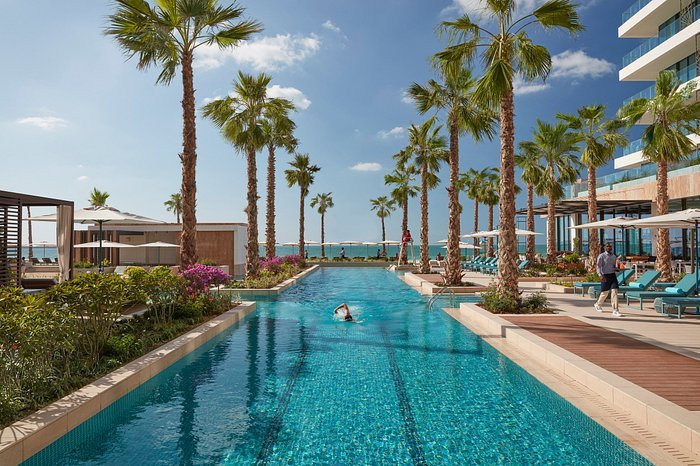Mandarin Oriental Jumeira beachfront pool